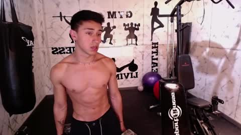 Snapshot of andyjoy_ chatting on February 16, 2025, 5:15 pm Andy Joy online show from February 16, 2025, 5:15 pm
