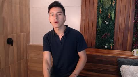 Snapshot of andyjoy_ chatting on February 19, 2025, 11:28 am Andy Joy online show from February 19, 2025, 11:28 am