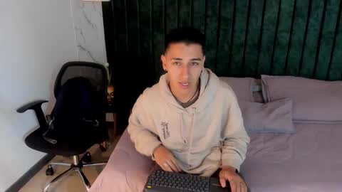 Snapshot of andyjoy_ chatting on March 2, 2025, 10:35 am Andy Joy online show from March 2, 2025, 10:35 am