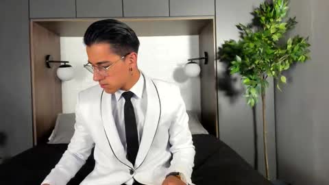 Snapshot of andyjoy_ chatting on October 2, 2025, 12:01 pm Andy Joy online show from October 2, 2025, 12:01 pm