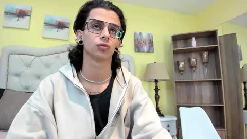 andyxibrat online show from December 21, 2025, 12:45 pm