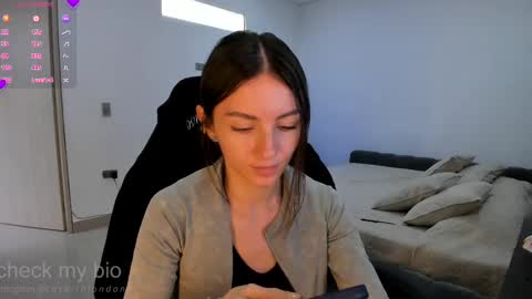      online show from February 11, 2025, 2:02 pm