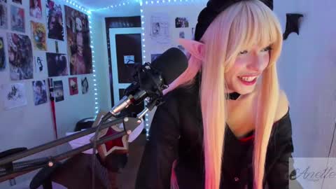 Snapshot of anette_sf chatting on February 12, 2025, 3:18 am Anette Scorpio online show from February 12, 2025, 3:18 am