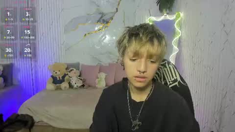 angeel_tay online show from June 16, 2026, 7:05 pm