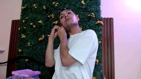 Snapshot of angel666smit chatting on November 1, 2025, 6:21 pm angel online show from November 1, 2025, 6:21 pm