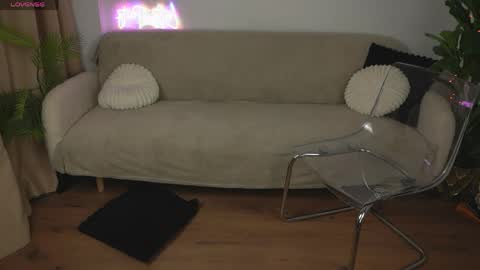 angel__vibe online show from April 16, 2026, 8:31 pm