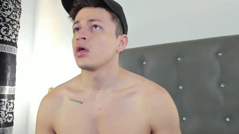 Snapshot of angel_cuervo chatting on January 2, 2025, 3:40 pm Angel Cuervo online show from January 2, 2025, 3:40 pm