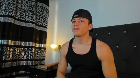 Snapshot of angel_cuervo chatting on January 13, 2025, 12:35 pm Angel Cuervo online show from January 13, 2025, 12:35 pm