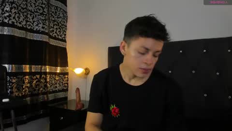 Snapshot of angel_cuervo chatting on February 12, 2025, 12:33 pm Angel Cuervo online show from February 12, 2025, 12:33 pm
