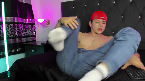 Snapshot of angel_cuervo chatting on March 11, 2025, 12:39 pm Angel Cuervo online show from March 11, 2025, 12:39 pm