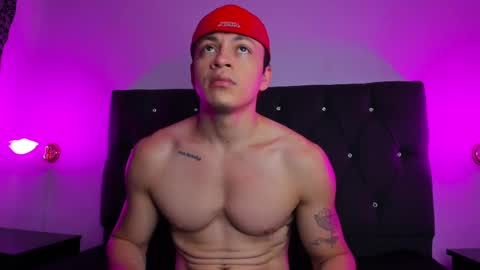 Snapshot of angel_cuervo chatting on September 18, 2025, 12:40 pm Angel Cuervo online show from September 18, 2025, 12:40 pm