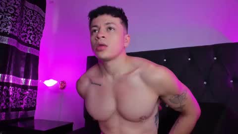 Snapshot of angel_cuervo chatting on October 1, 2025, 12:44 pm Angel Cuervo online show from October 1, 2025, 12:44 pm