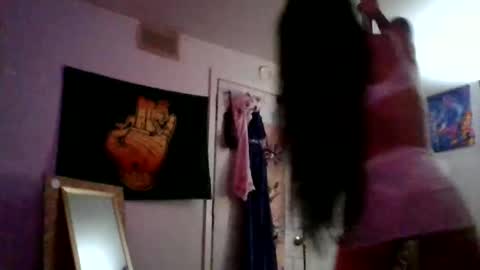 angel holyday online show from December 2, 2024, 9:02 am