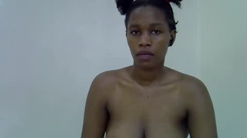 angel_mia5 online show from November 26, 2025, 9:21 am