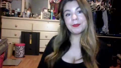 Angel online show from November 9, 2025, 9:02 pm