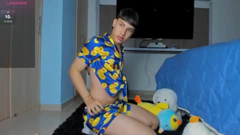 Snapshot of angel_the_king chatting on June 18, 2026, 12:22 am Angel online show from June 18, 2026, 12:22 am