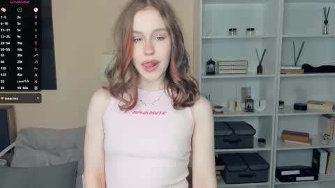 Snapshot of angel_to_burn chatting on February 5, 2026, 7:35 am SofiaSofi online show from February 5, 2026, 7:35 am