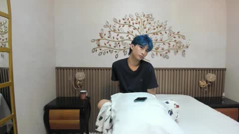 Angel  online show from November 17, 2025, 1:44 am