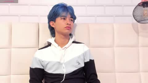 Angel  online show from November 27, 2025, 7:32 am