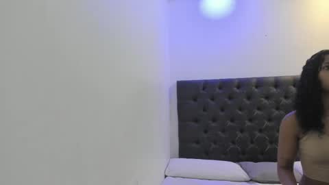 angela_rendon online show from June 1, 2026, 10:50 am