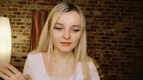 Snapshot of angelabunny_ chatting on May 23, 2026, 9:13 am angelabunny_ online show from May 23, 2026, 9:13 am