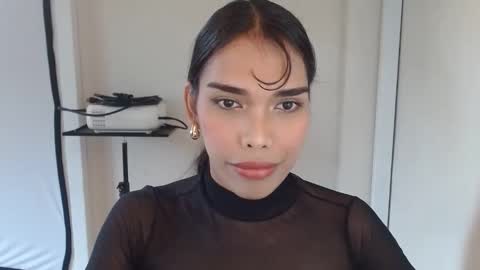 SENORITA online show from June 4, 2026, 4:51 am
