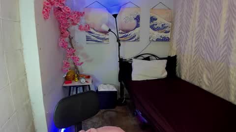 angelamorena online show from October 13, 2025, 10:32 pm