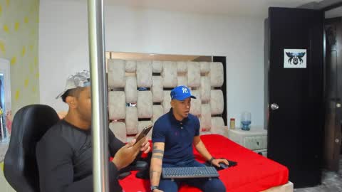 Snapshot of angelandchris chatting on September 10, 2025, 12:16 pm Angel And Cris online show from September 10, 2025, 12:16 pm