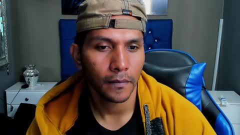 Snapshot of angelandchris chatting on September 23, 2025, 12:30 pm Angel And Cris online show from September 23, 2025, 12:30 pm