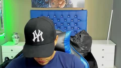 Snapshot of angelandchris chatting on September 24, 2025, 11:57 am Angel And Cris online show from September 24, 2025, 11:57 am