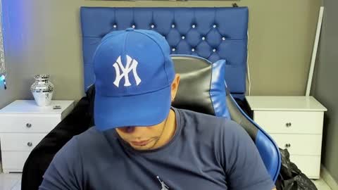 Snapshot of angelandchris chatting on September 25, 2025, 12:09 pm Angel And Cris online show from September 25, 2025, 12:09 pm