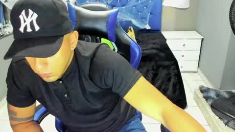 Snapshot of angelandchris chatting on October 24, 2025, 12:12 pm Angel And Cris online show from October 24, 2025, 12:12 pm