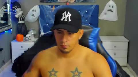 Snapshot of angelandchris chatting on October 27, 2025, 12:20 pm Angel And Cris online show from October 27, 2025, 12:20 pm