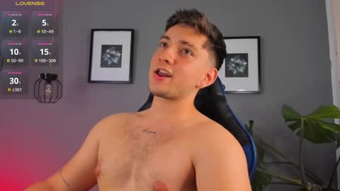 angelbell19 online show from December 24, 2024, 9:11 pm