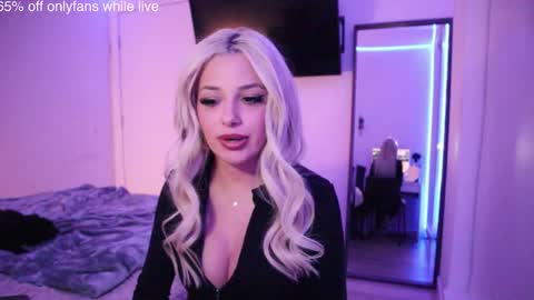 Snapshot of angelcookie chatting on March 5, 2026, 4:08 am angelcookie online show from March 5, 2026, 4:08 am