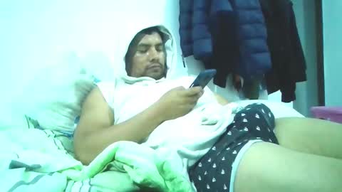 angeldavid90 online show from November 12, 2025, 2:23 am