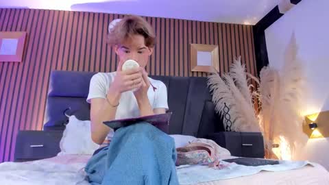 Angel Doll online show from February 15, 2026, 5:04 am