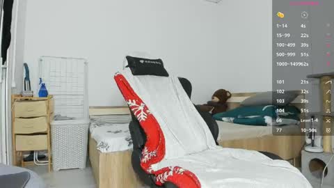 Frankie  online show from April 19, 2026, 6:10 pm