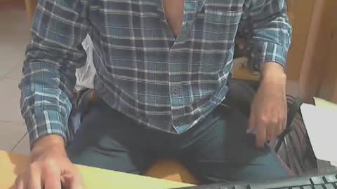 Snapshot of angelgarcia269 chatting on May 8, 2026, 11:59 am angelgarcia269 online show from May 8, 2026, 11:59 am
