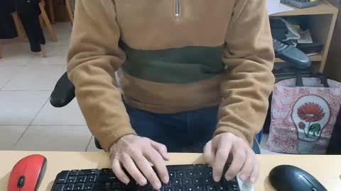 Snapshot of angelgarcia269 chatting on May 22, 2026, 12:22 pm angelgarcia269 online show from May 22, 2026, 12:22 pm