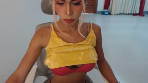 Snapshot of angelic_face_808 chatting on September 15, 2025, 12:21 am DIVINE ANGEL online show from September 15, 2025, 12:21 am