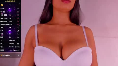 angelica_hot19 online show from May 13, 2026, 2:25 pm