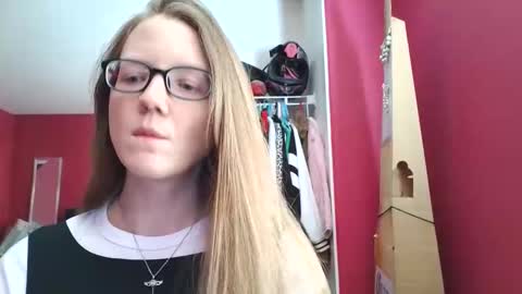 AngelicAngel online show from March 5, 2026, 9:11 pm