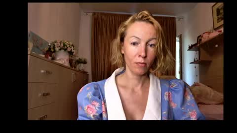 angelicfenix online show from May 14, 2026, 11:50 am
