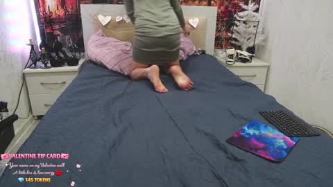 Snapshot of angelika_rouge chatting on February 4, 2026, 5:19 pm Angelika Rouge online show from February 4, 2026, 5:19 pm