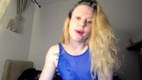 Angelika online show from December 22, 2025, 4:37 pm