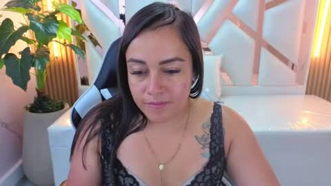 Angelin online show from May 5, 2026, 2:25 pm