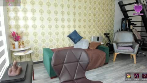 angelina_class_7 online show from April 5, 2026, 4:37 pm