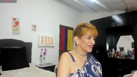 Snapshot of angelina_stone_65 chatting on July 9, 2026, 11:42 pm Angelina online show from July 9, 2026, 11:42 pm