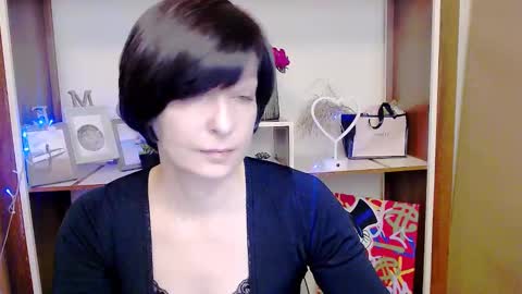 Snapshot of angelinalov_ chatting on January 21, 2025, 8:19 am Angelina online show from January 21, 2025, 8:19 am